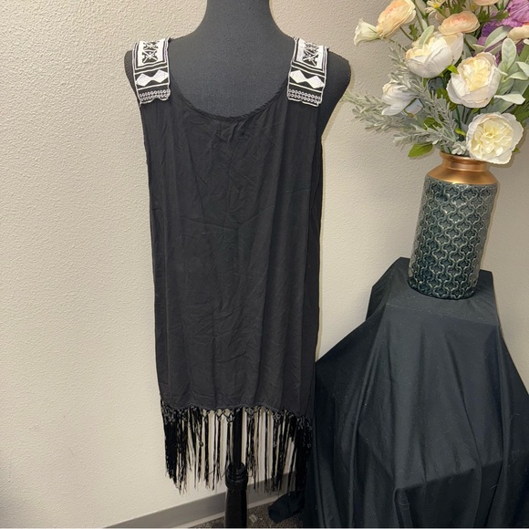 Lady’s World Black Fringe Tunic Boho Embroidered Straps Sleeveless Top XL - Picture 4 of 8